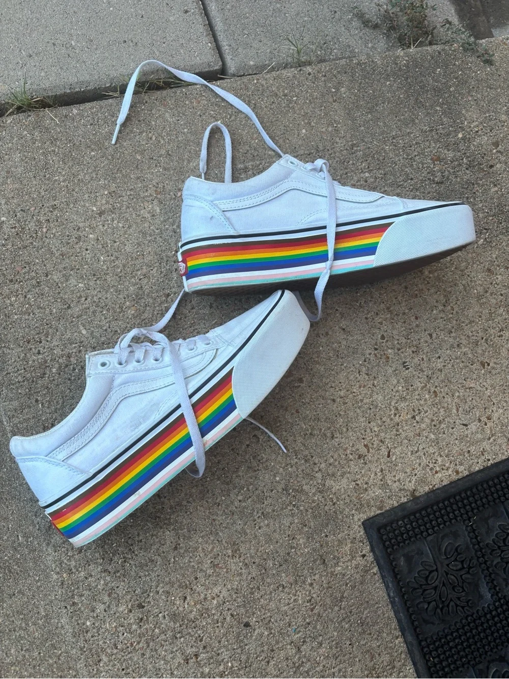 Vans White Low-Top Canvas Sneakers with Rainbow Stripe women’s size 10